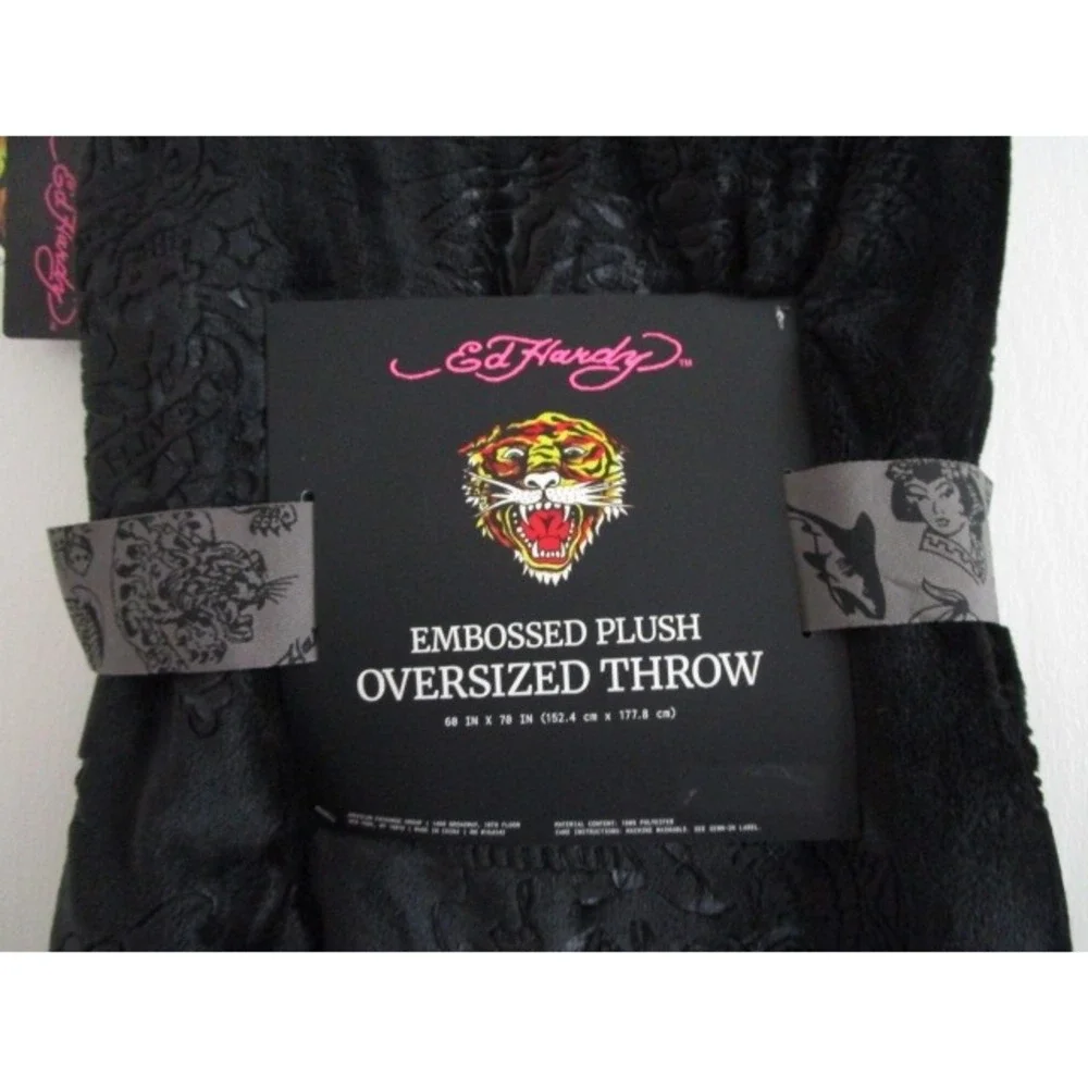 Ed Hardy Embossed Plush Oversized Throw Blanket Black Tiger Skull 60 x 70